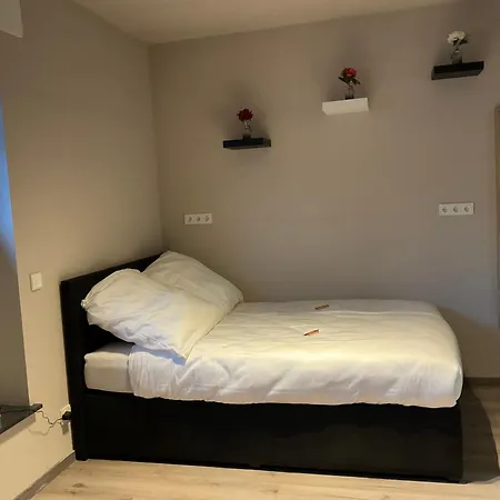 Modernes Am Dreilaendereck * Alsdorf