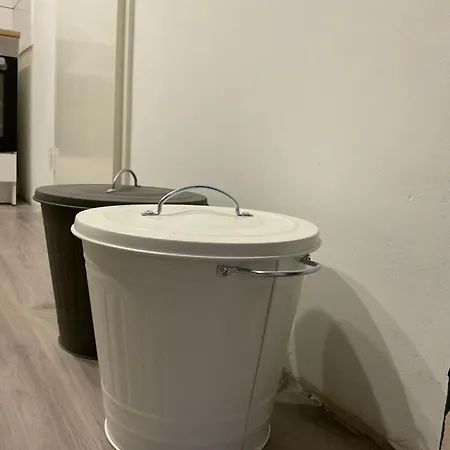 Modernes Am Dreilaendereck *