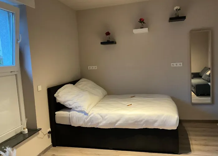 Modernes Am Dreilaendereck * Alsdorf